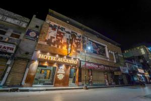 HOTEL AUGUSTO