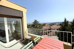 Grand appartement refait à neuf belle vue mer