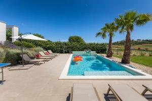 Villa GROFICA - luxury and romance with heated pool, jacuzzi, tavern and proximity to the sea, Pula - Istria