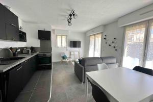 Appartements JOY - 3 min du port de Bandol : photos des chambres