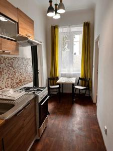 Family & Group Flat with Terrace near Main Station