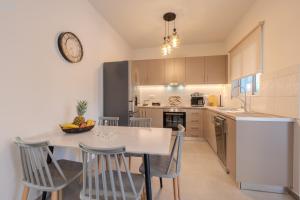 Heart Of Galatas Apartments Holidays In crete