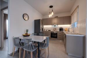 Heart Of Galatas Apartments Holidays In crete