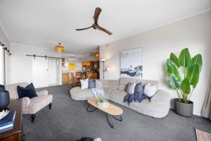 Horizon 235 - Seaview Hideaway on the Esplanade