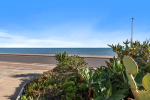 Horizon 235 - Seaview Hideaway on the Esplanade