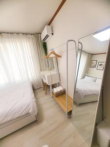 H-stay,3rooms,4beds,Upto8guests,Nohill