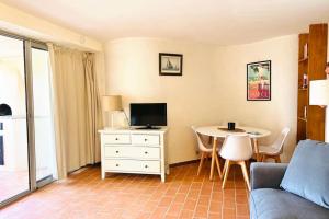 Terrasse avec superbe vue mer & pieds dans l’eau