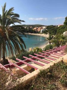 Terrasse avec superbe vue mer & pieds dans l’eau