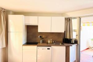 Terrasse avec superbe vue mer & pieds dans l’eau