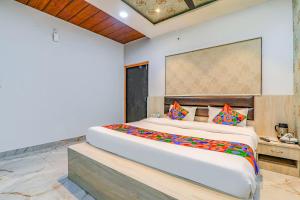 FabHotel Super 3 Premium - Banaras Railway Station
