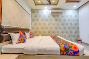 FabHotel Super 3 Premium - Banaras Railway Station