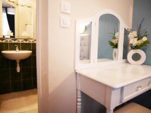 Hotels Hotel Avenir Jonquiere : photos des chambres