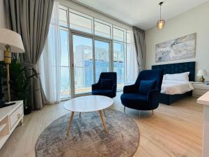 Sophisticated Fully Furnished and Family-Friendly