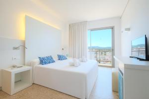 Twin Room room in azuLine Hotel S'Anfora & Fleming