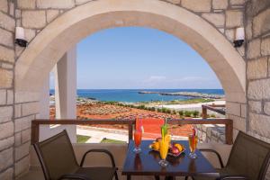 Kavos Hotel & Suites