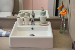 Kavos Hotel & Suites