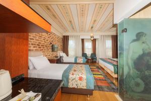 Deluxe Family Room room in Azade Premier Hotel