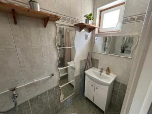 Holdviola 2 Apartman