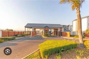 Private room in Midview Gardens 833 joan end