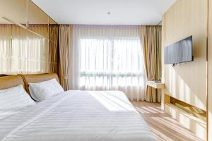 Luxury Condo The City Phuket in Heart of Phuket