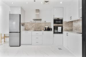 2BR with Marina Views - Near JBR Beach & Dubai Eye