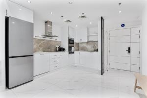 2BR with Marina Views - Near JBR Beach & Dubai Eye