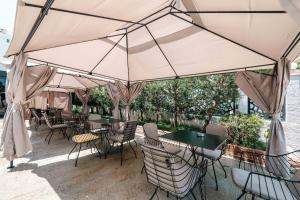 Trident Residence