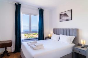 GuestReady - Caniço city view