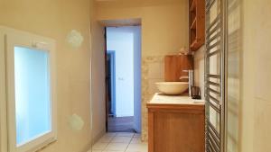 Maisons de vacances Cottage with swimming pool : photos des chambres