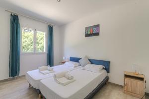 Maisons de vacances Charmante maison 68 pers PMR proche Lyon : photos des chambres