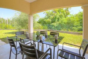 Charmante maison 6 à 8 pers PMR proche Lyon