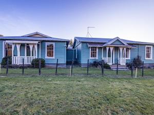 Taylor Lodge Adventure Base - Erua Holiday Home