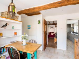 Pass the Keys Traditional 3 Bed Cottage in Historic Village