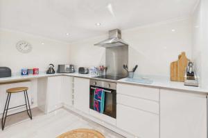 Host & Stay - Surf Jewel