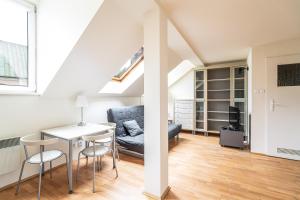 RentPlanet - Apartament Garbarska