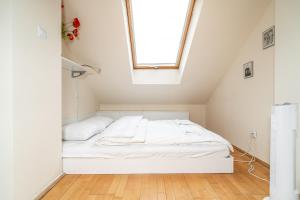 RentPlanet - Apartament Garbarska