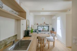 Maisons d'hotes Maison Alcome : Appartement 1 Chambre avec Terrasse