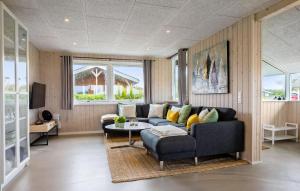 Amazing Home In Vinderup With Wifi