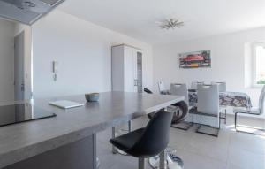 3 Bedroom Nice Home In Roquebrune-Sur-Argens