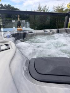 Deluxe lodge for two