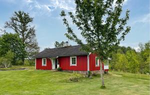 2 Bedroom Stunning Home In Burseryd