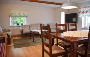 Cozy Home In Smygehamn With Wifi