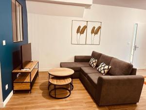 Appartements Au pied de la cathedrale : Appartement 2 Chambres