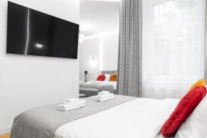 HOUSEHOST Apartment: Św.Gertrudy 102.11