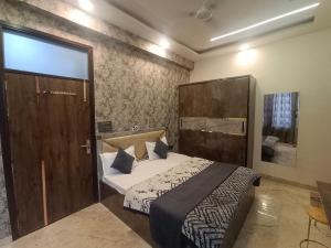 Hotel Shubh Palace