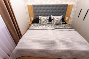 1-Bedroom LUX Apartment with Balcony & Underground Parking Garage