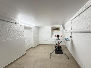 Le Gaston de Belair - Room 005 - 2nd floor - shared Kitchen