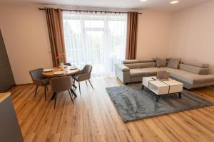 1-Bedroom LUX Apartment with Balcony & Underground Parking Garage