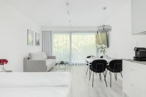 Sea&Lake Luxurious Apartments with Parking by Noclegi Renters