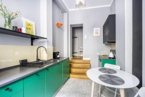 Apartament w kamienicy na Żurawiej
